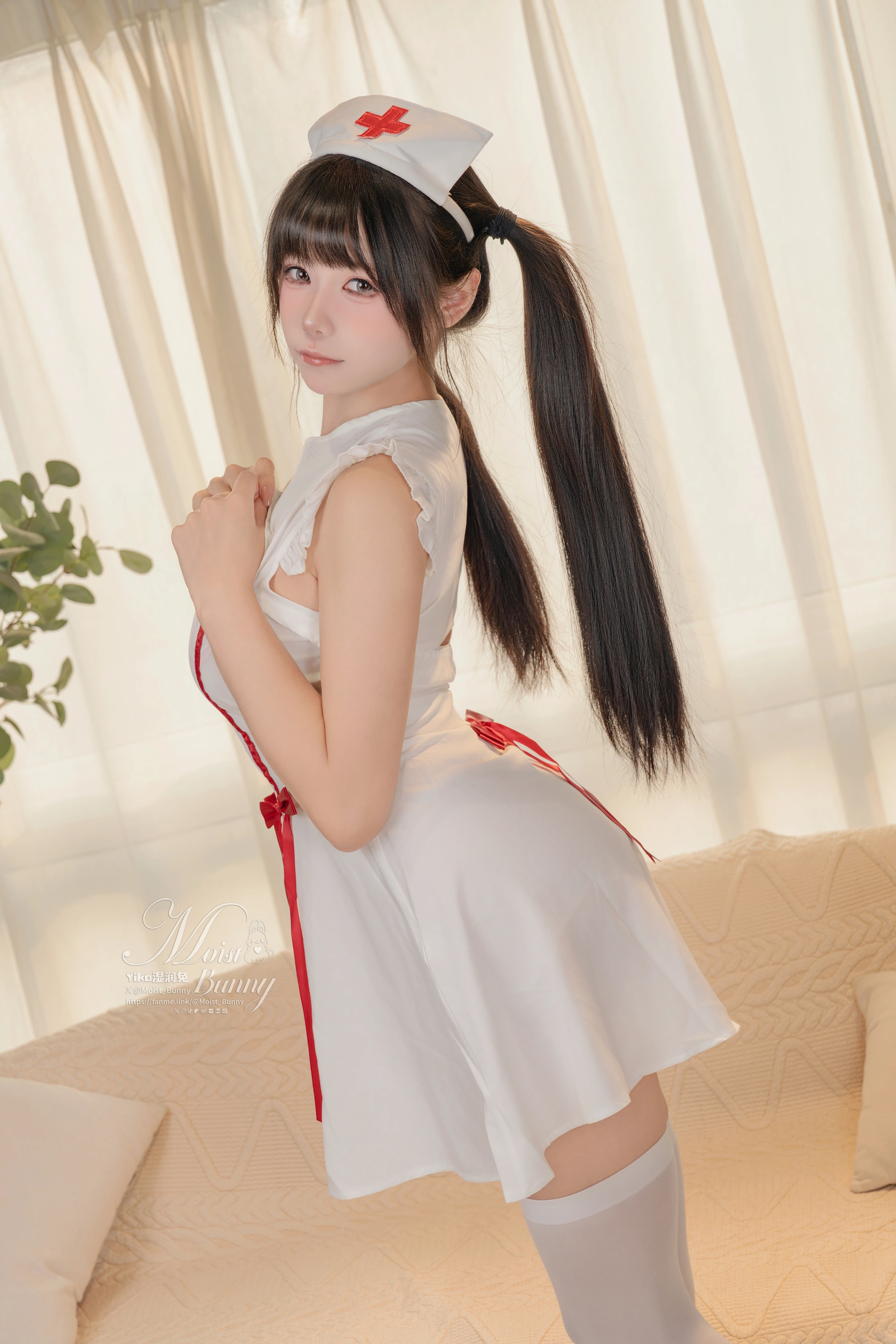 咬一口兔娘(Yiko湿润兔) – NO.239 7月作品 甜心陪护 2
