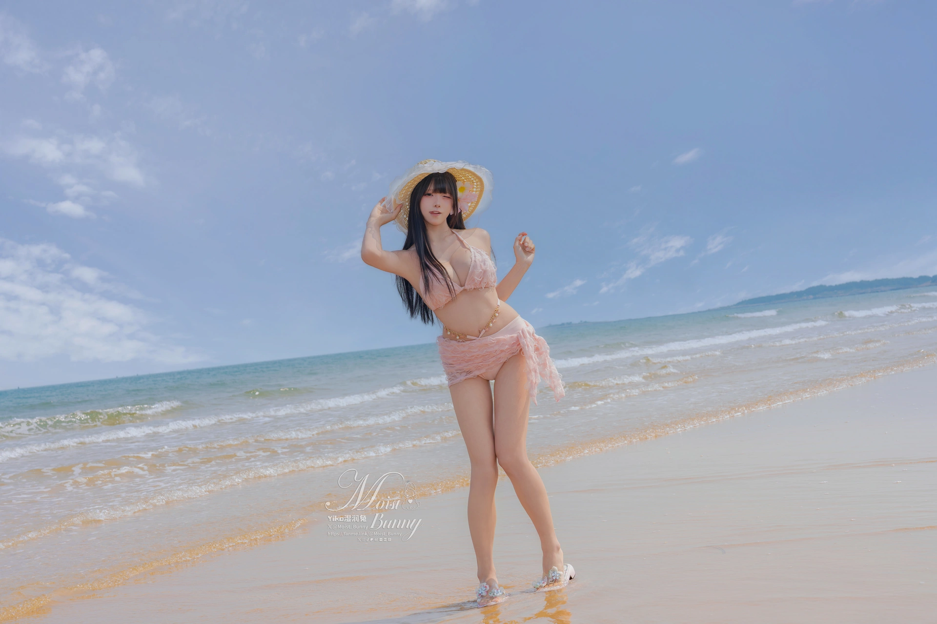 咬一口兔娘(Yiko湿润兔) – NO.240 7月作品 粉红假日 1